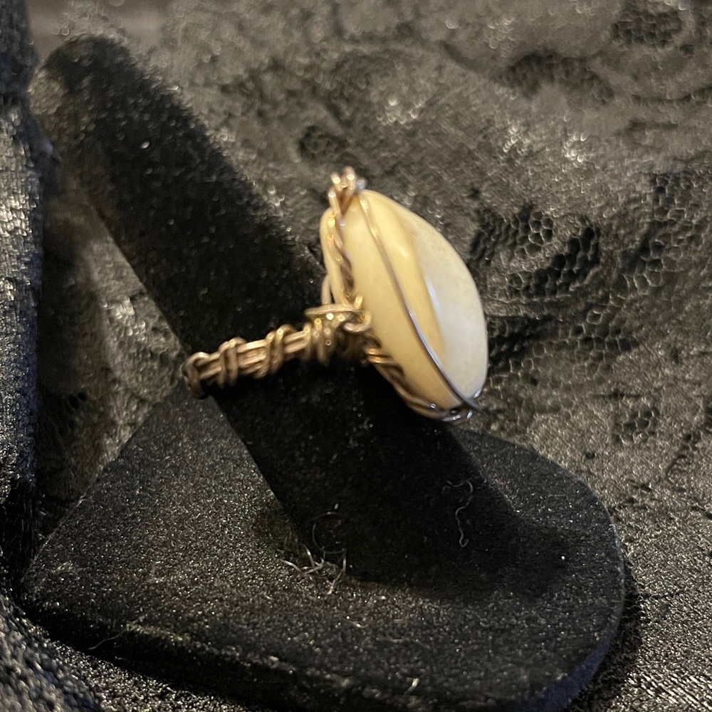 Elegant Cream Wire-Wrapped Ring